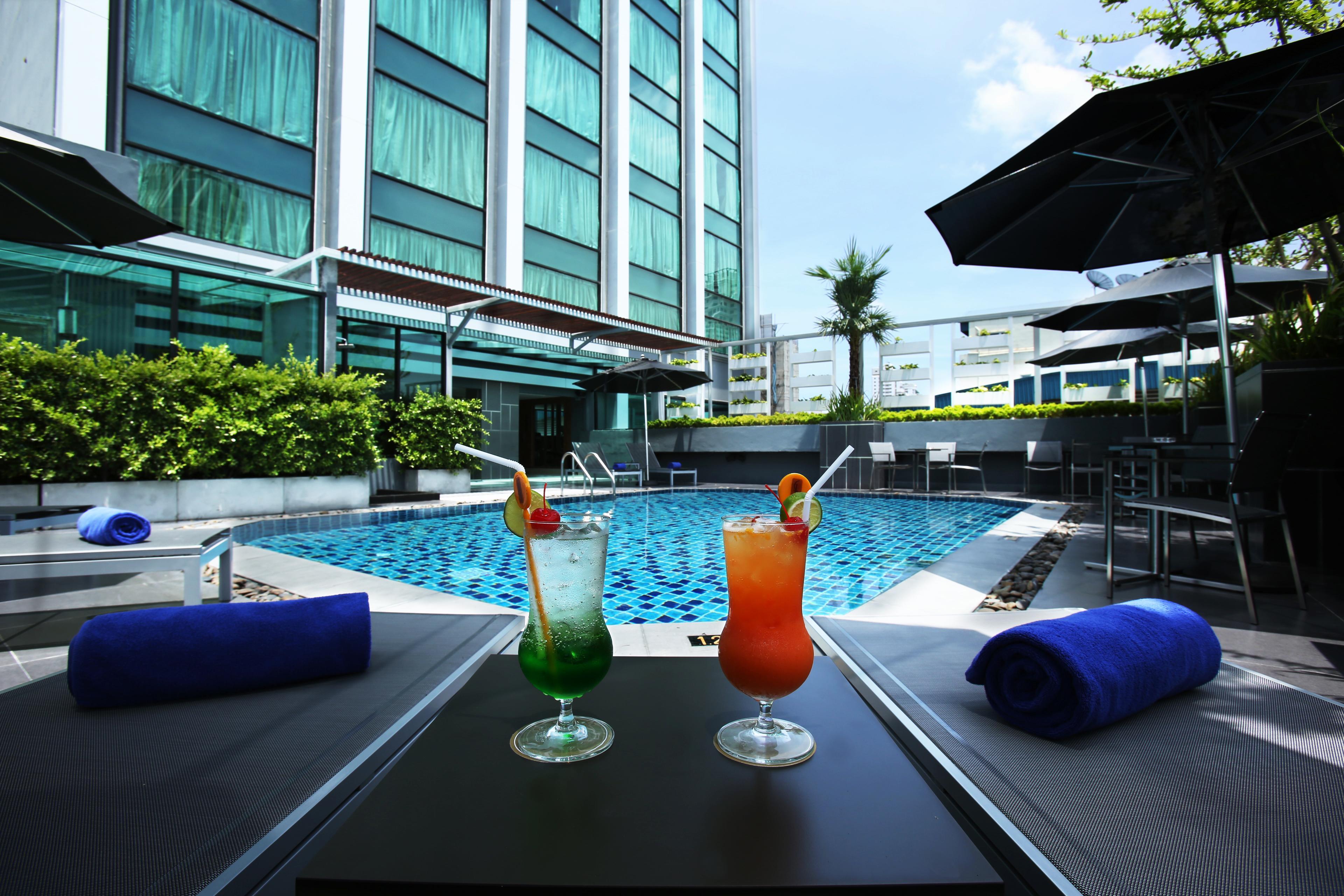 Ramada By Wyndham Bangkok Sukhumvit 11 Hotel Luaran gambar