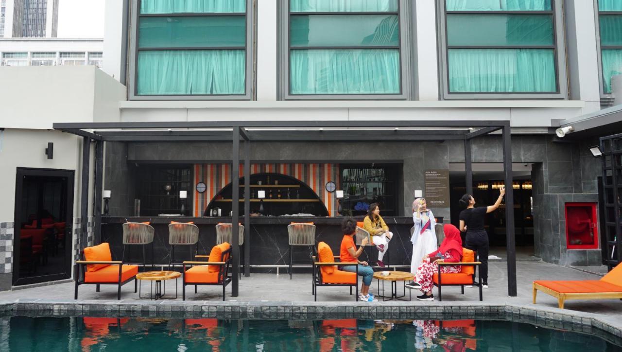 Ramada By Wyndham Bangkok Sukhumvit 11 Hotel Luaran gambar